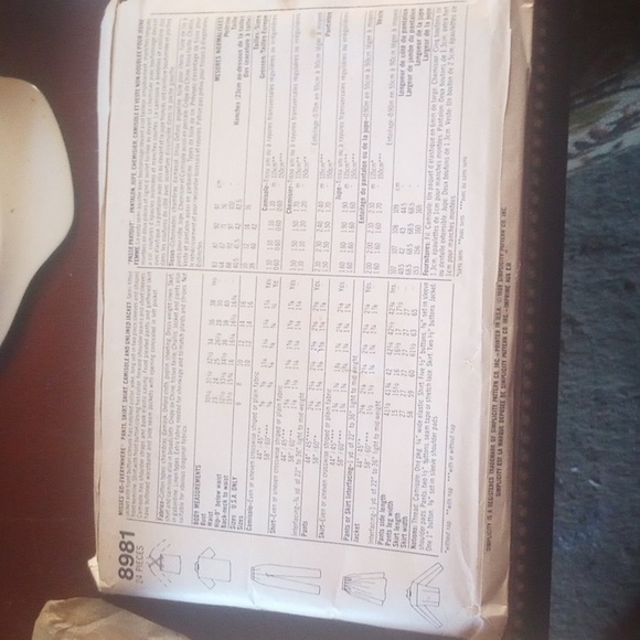 LOT OF 4!! McCalls,VOGUE,SIMPLICITY WOMEN FASHIONS,ALL NEW UNCUT,UNUSED - Picture 7 of 9